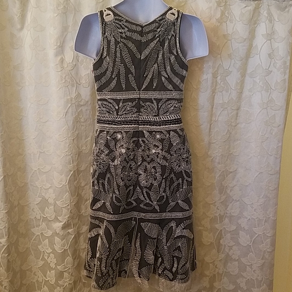 Carolina Hererra semi formal dress - Picture 5 of 11